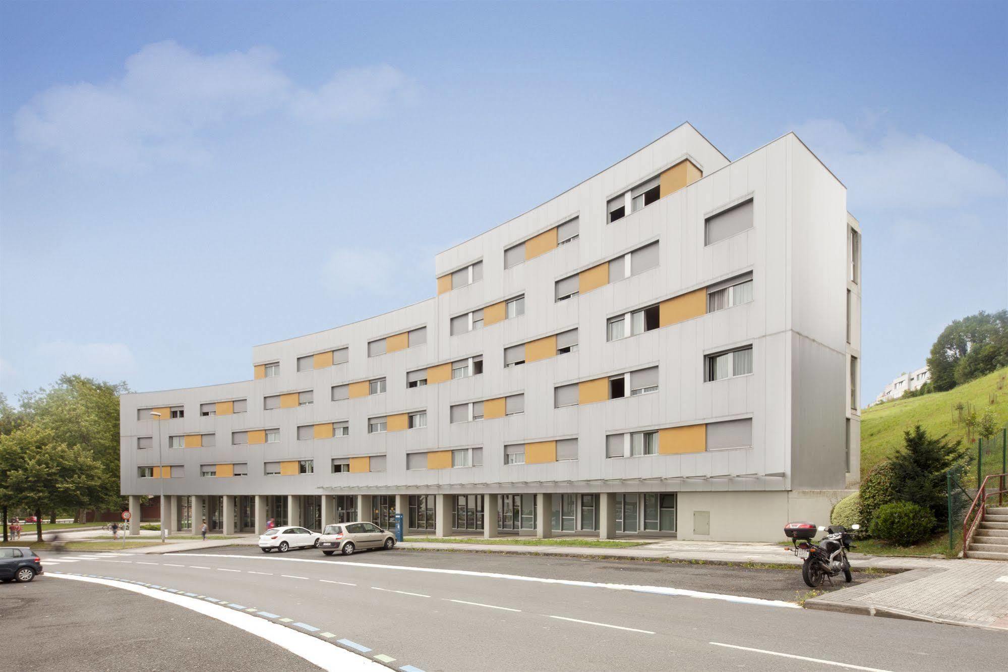 Residencia Universitaria Resa Manuel Agud Querol San Sebastián Dış mekan fotoğraf