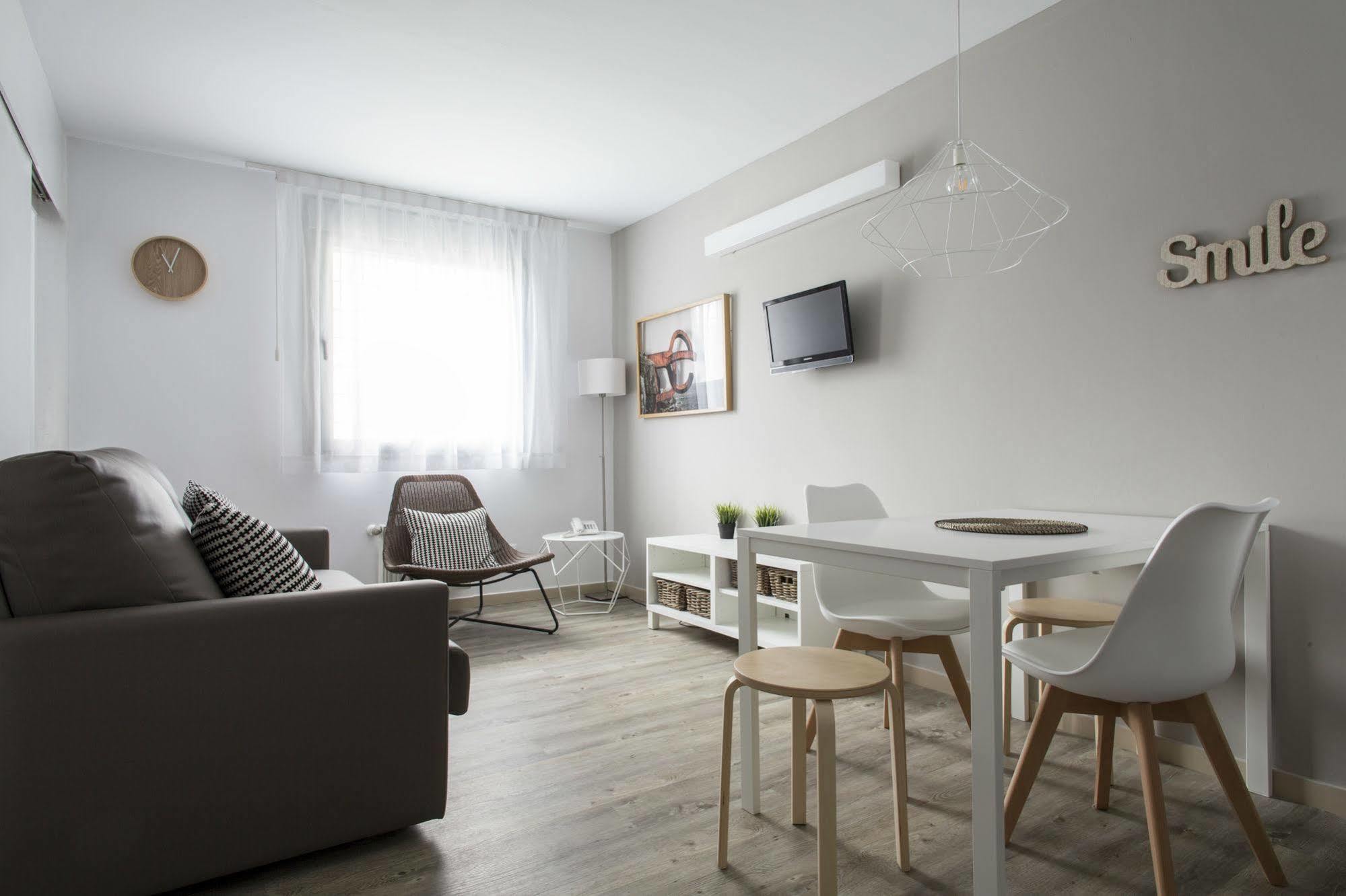 Residencia Universitaria Resa Manuel Agud Querol San Sebastián Dış mekan fotoğraf