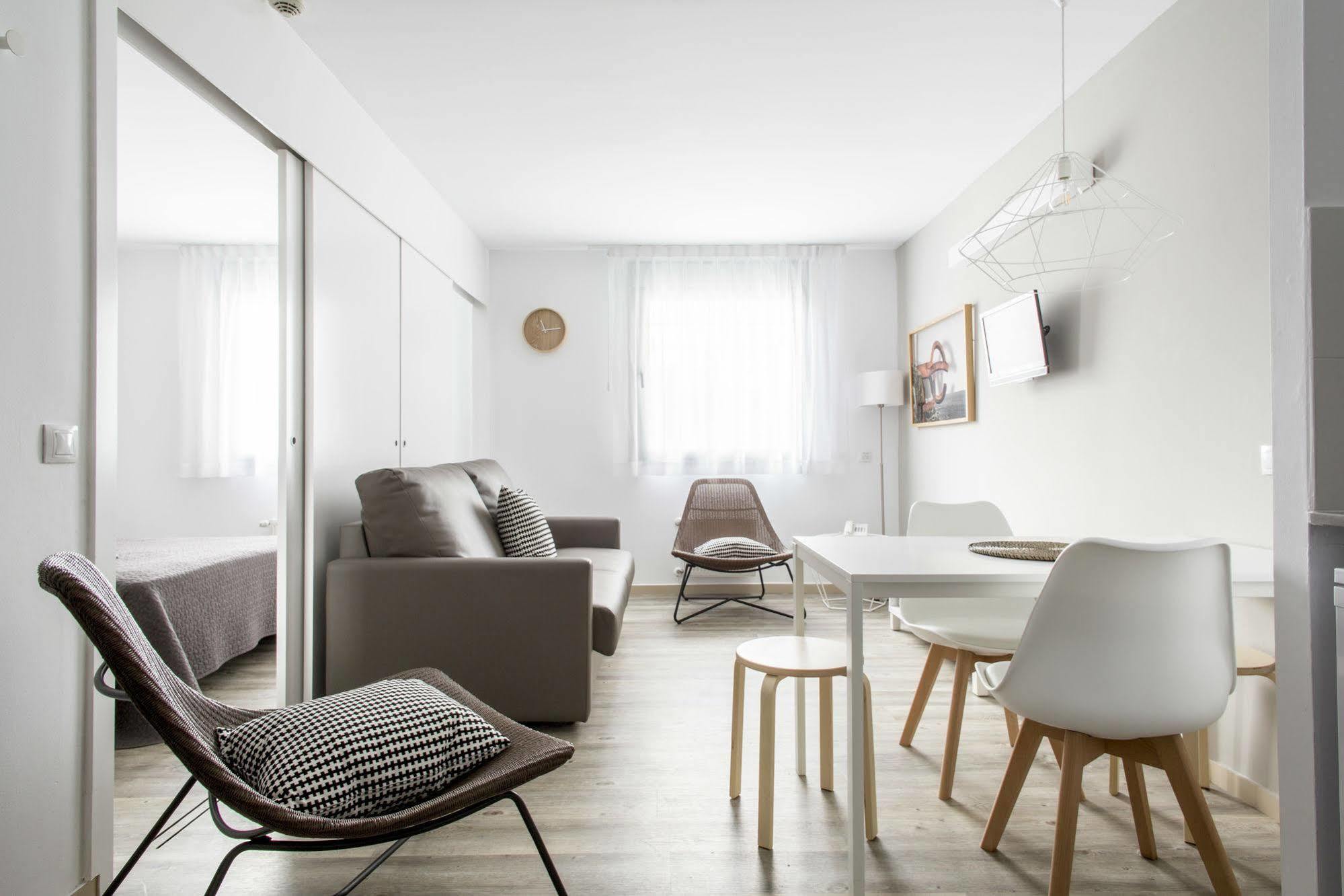 Residencia Universitaria Resa Manuel Agud Querol San Sebastián Dış mekan fotoğraf